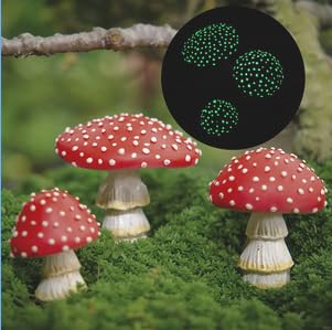 OwMell Set of 3 Glow in The Dark Mushroom Statues Outdoor Garden Deco - style: 3x Garden Stakes