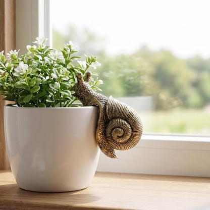 Yolev Snail Plant Decorations for Pots Resin Climbing Snail Figurine Flower Pot Hugger Hanging Snails Statue Planter Flower Pots Decorations for Lawn Yard Patio Garden Ornaments Decoration
