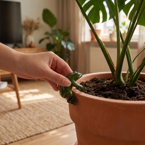 Frog Plant Pot Hanger, Mini Resin Climbing Frog Figurine Flower Pot Hugger, Funny Animal Statue Ornament for Indoor Outdoor Garden Yard Patio, Gift for Plant Lovers - style: Frog