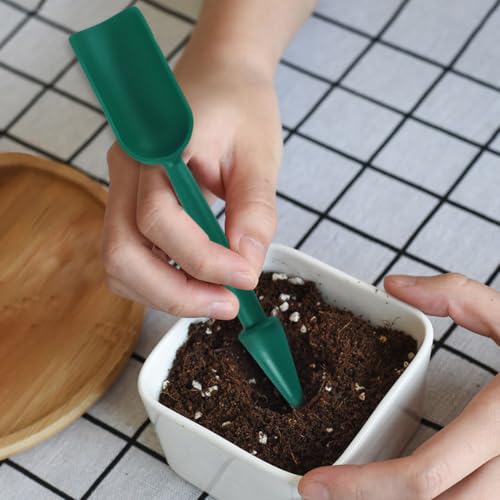 Succulent Transplanting Tool Set Bonsai Seedling Dibber Widger Kit (Green) | 12 Pcs gardening kit including 2 plastic succulent transplanter tools (17cm) and 10 white plant sign markers. - color: Green