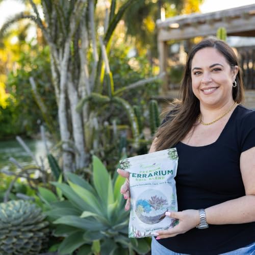 Creations by Nathalie 2.2 QT Succulent & Cactus Soil Mix for Terrariums | Natural, ready-to-use soil mix with pine bark, Canadian peat & coarse sand for succulents, cactus, aloe & terrariums.